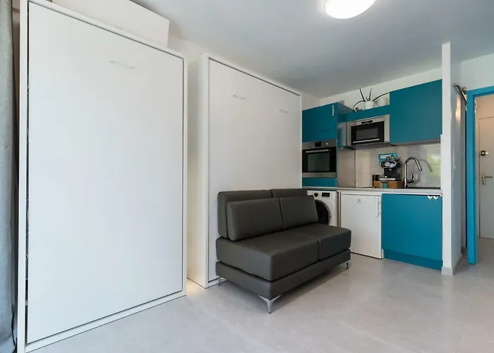 Beautiful Studio Near Sea